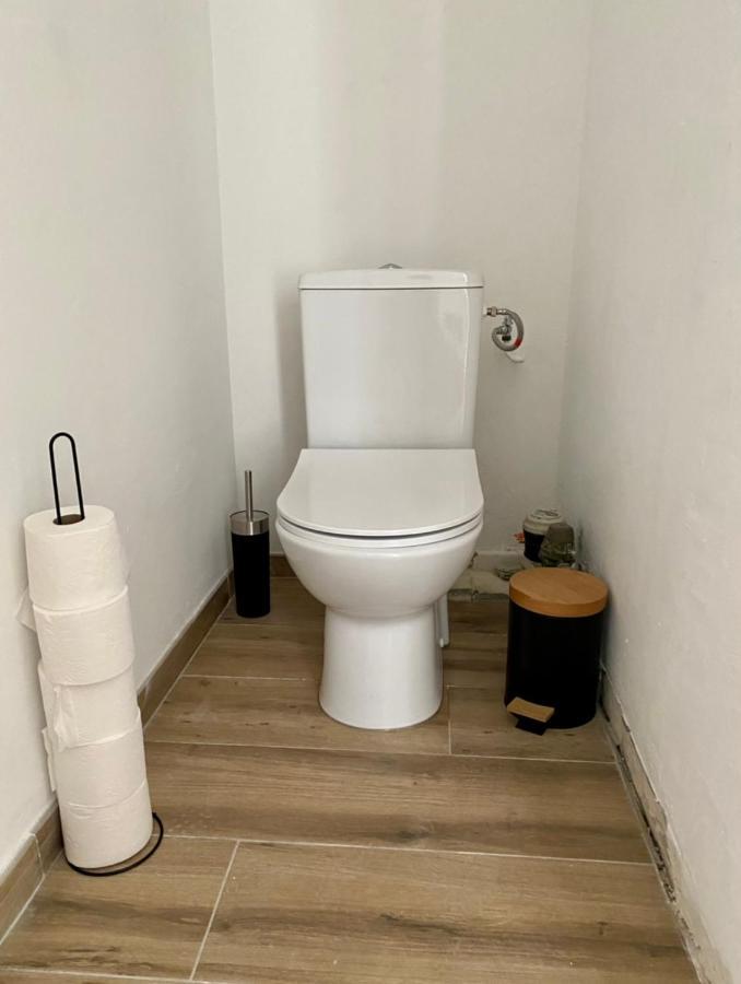 Delice De Nimes Lägenhet Exteriör bild